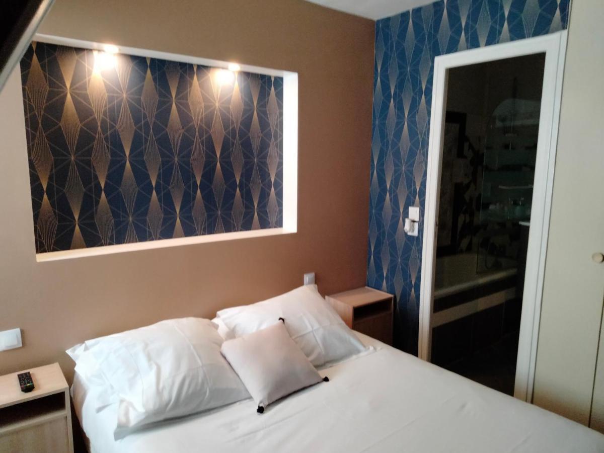 Hotel Central Anzac อาเมียงส์ ภายนอก รูปภาพ